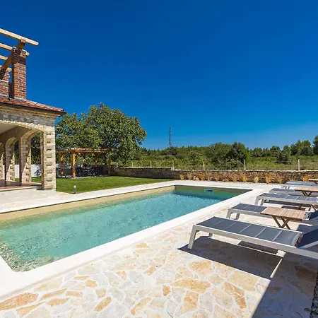 Beautiful In With Kitchen Cabrunici