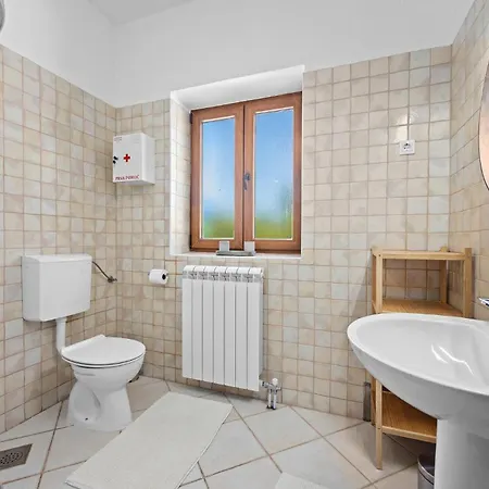 Holiday home Beautiful In With Kitchen