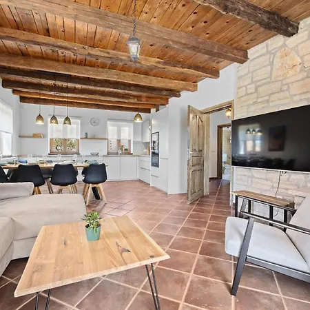Holiday home Beautiful In With Kitchen