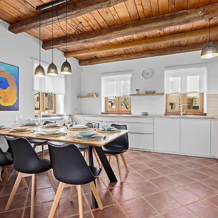 Beautiful In With Kitchen